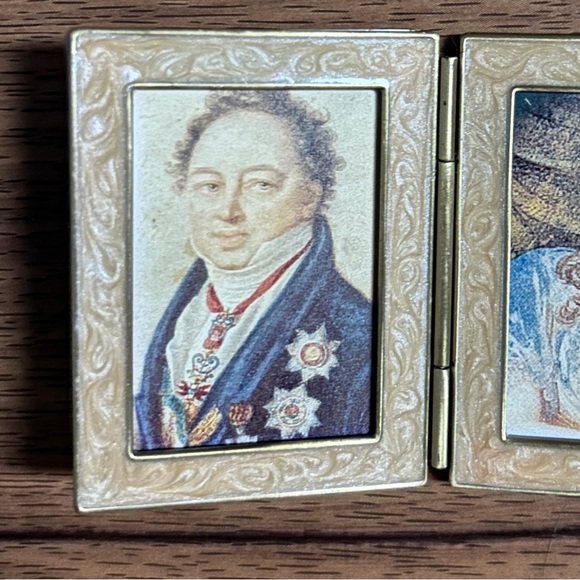 Jay Strongwater • Picture Holder • Vintage • Strawberry Floral • Crystal •Frame - Picture 7 of 10